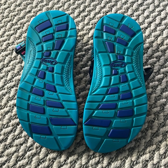 Girls Chacos - Picture 3 of 6